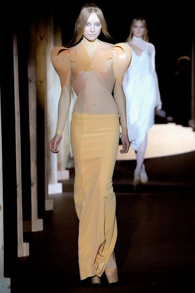 Look 34